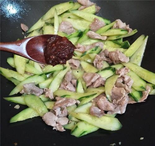 娱乐吃瓜酱男德的作品,揭秘男德作品中的趣味与深度