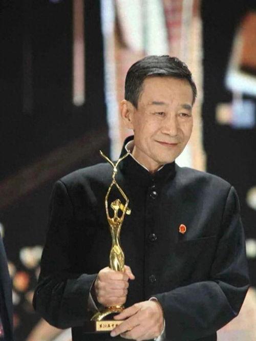 娱乐吃瓜老戏骨,揭秘老戏骨的吃瓜传奇