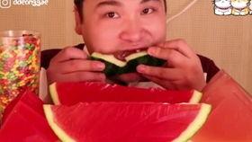 娱乐吃瓜老奶奶,跟随吃瓜老奶奶探寻明星幕后故事