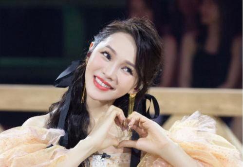 娱乐吃瓜姐亚马尔,吃瓜姐亚马尔背后的故事